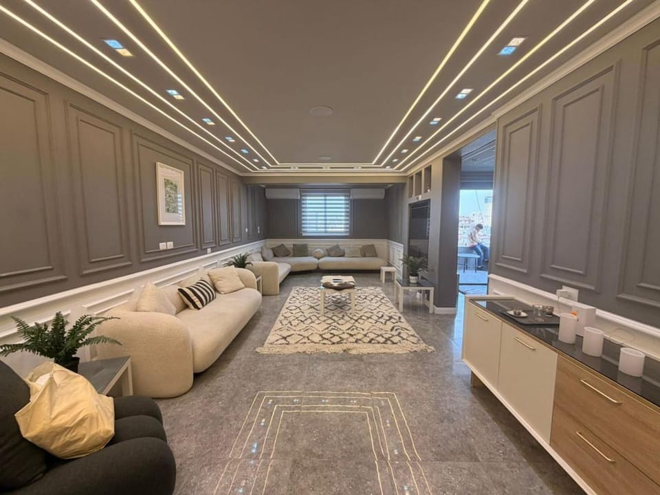 Large 4 Bedroom Stay Ideal for Big Groups Apartment in Egypt