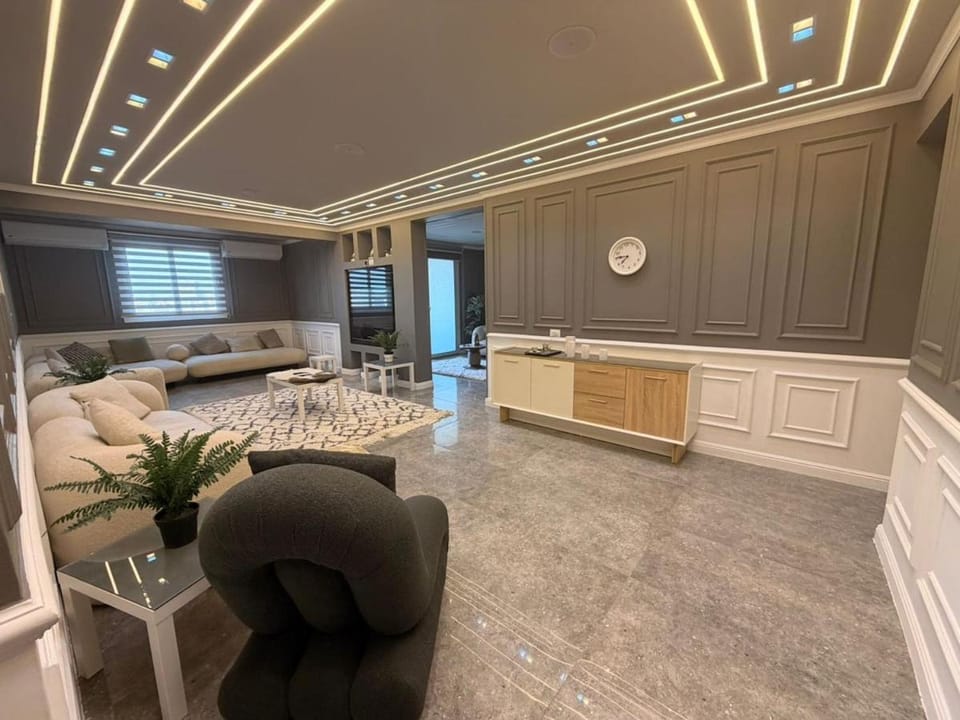 Large 4 Bedroom Stay Ideal for Big Groups Apartment in Egypt
