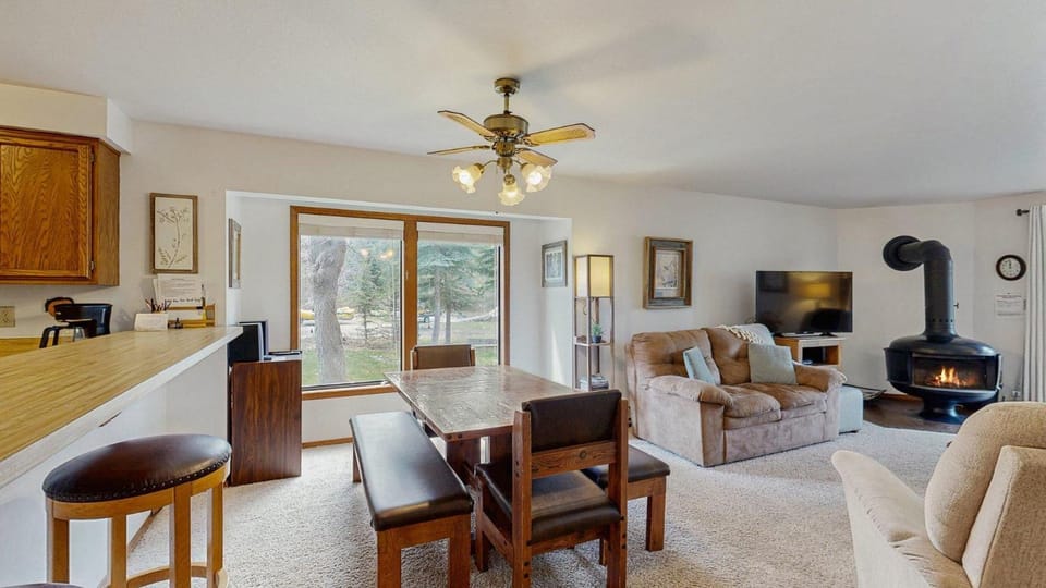 Lake Town Access Deck Pool Wood Stove House in McCall
