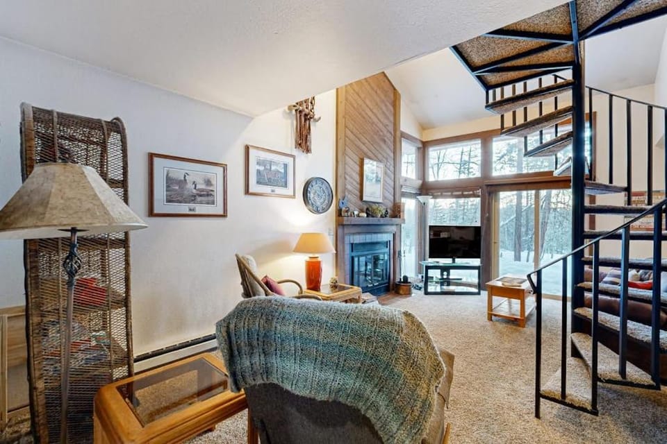 Cozy McCall Condo With Deck and Wood Fireplace House in McCall