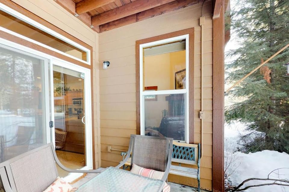 McCall Golf Condo - Pool Courts & Patio House in McCall