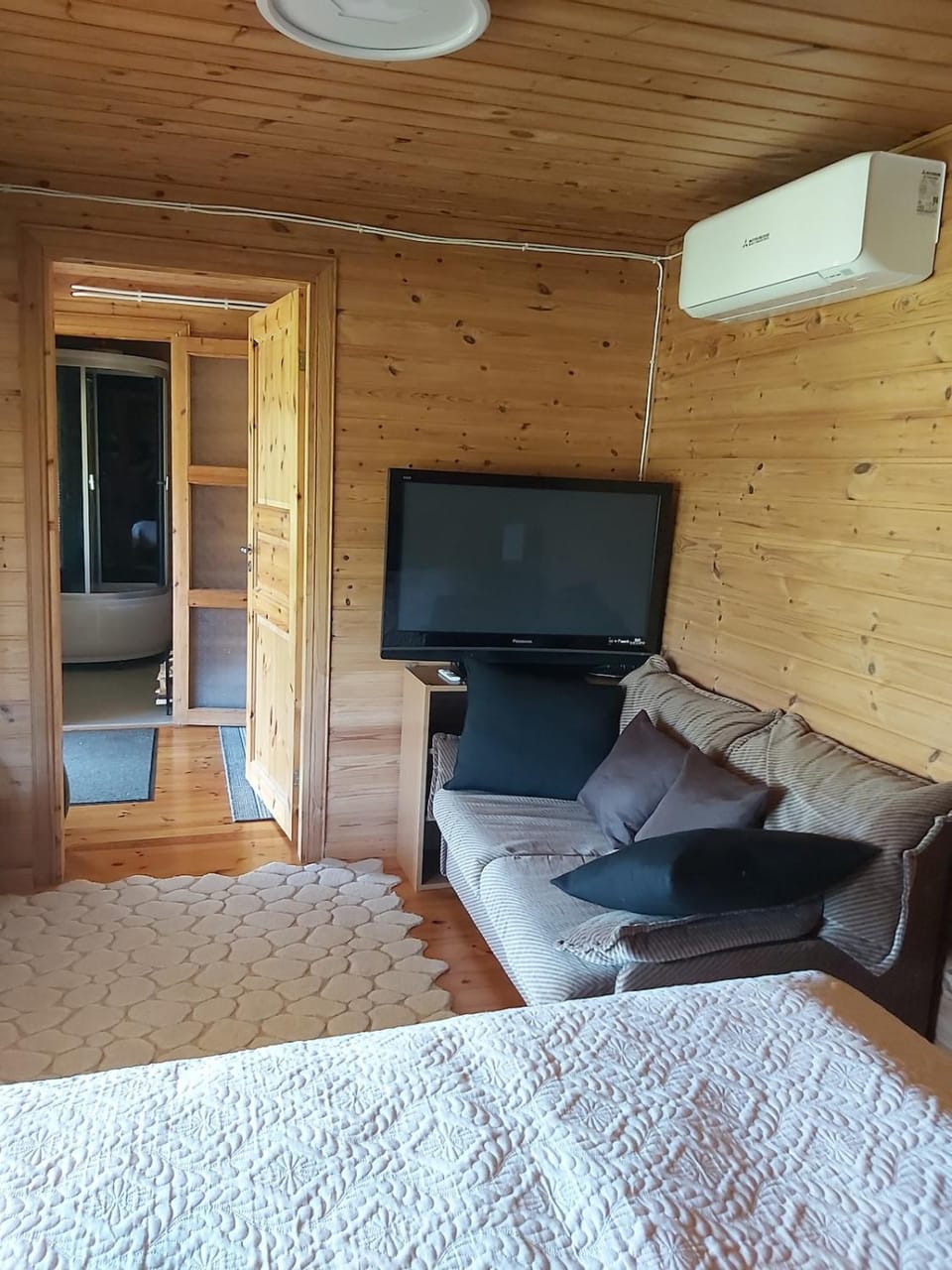 Living room, Photo of the whole room, Bedroom