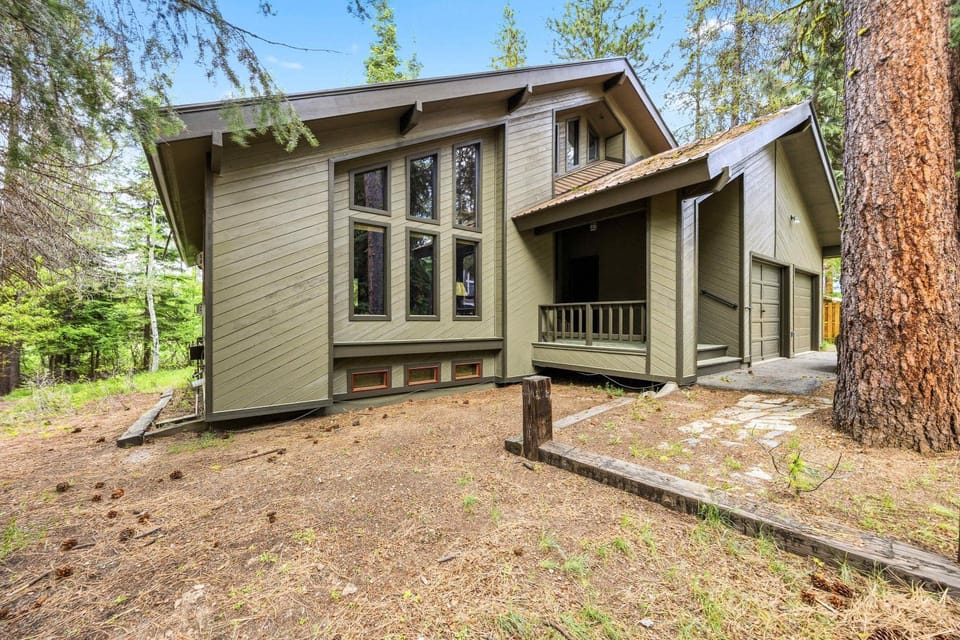 McCall Retreat Near Payette Lake & Brundage House in McCall