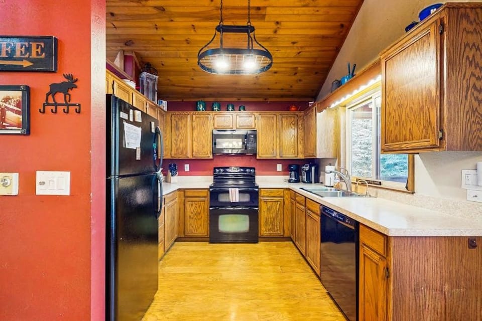 McCall Retreat Near Payette Lake & Brundage House in McCall