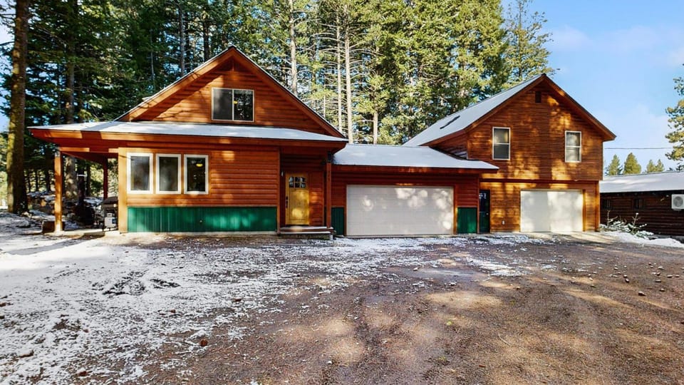 Rustic-Modern Cabin with Hot Tub Access Cabin in McCall