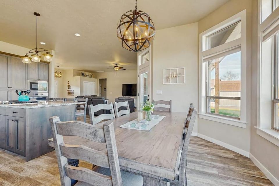 Modern McCall Retreat with Fire Pit & Patio House in McCall