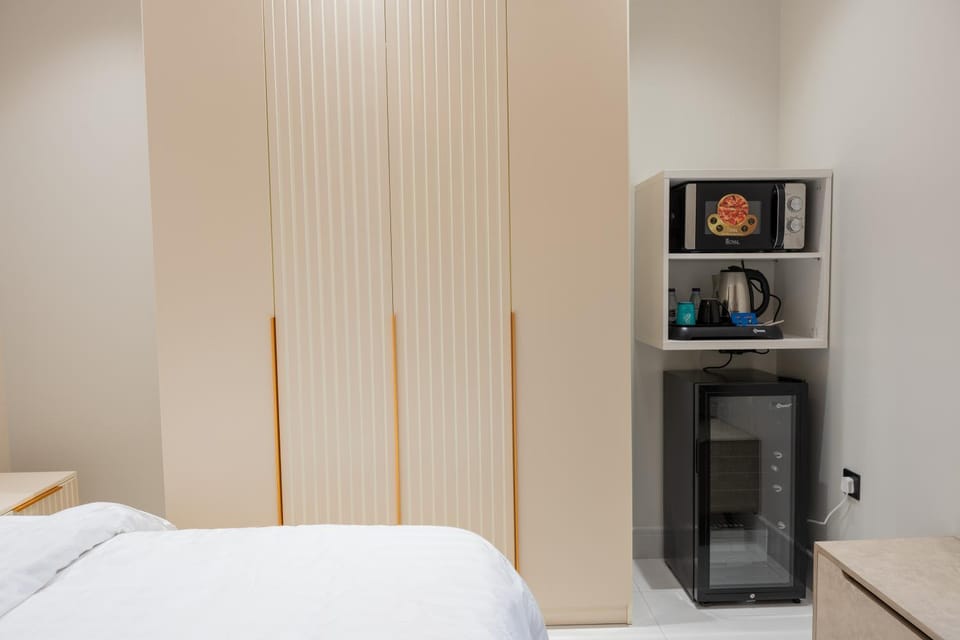 Bed, TV and multimedia, Photo of the whole room, Bedroom, wardrobe