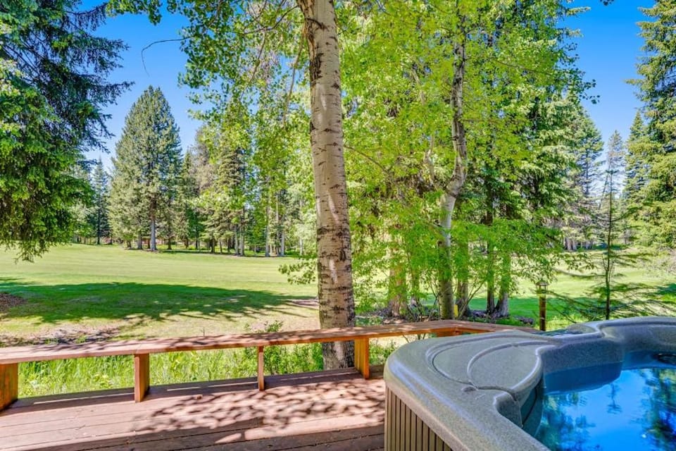 McCall Home with Hot Tub Golf Course Views House in McCall