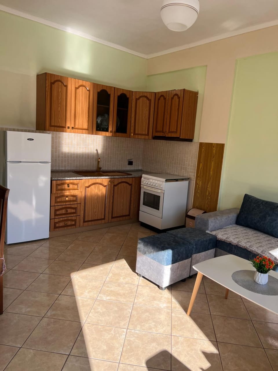 Kitchen or kitchenette, Living room, Seating area