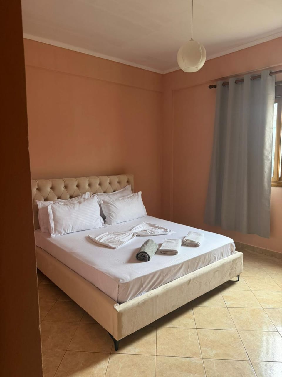 Bed, Bedroom, towels