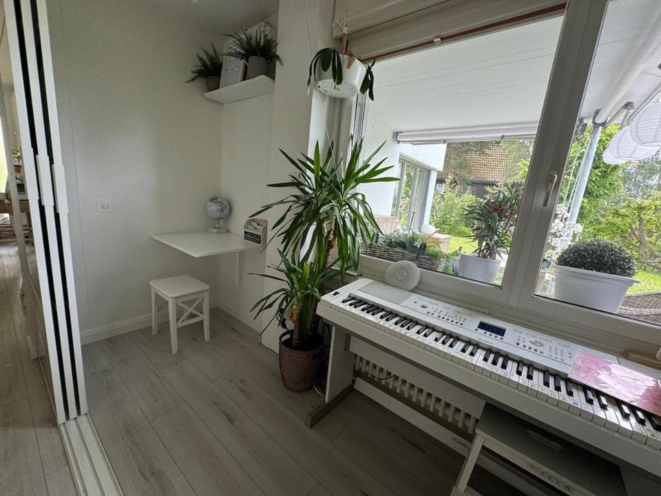 Luxury Gold Coast 5rms Apt- Garden & lake view! Apartment in Zurich City