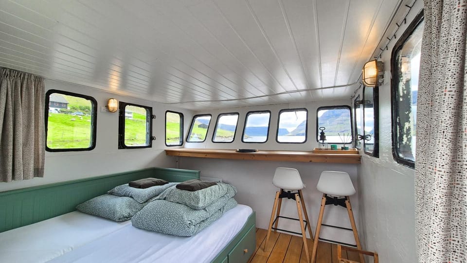 Bed, View (from property/room), View (from property/room), Living room, Photo of the whole room, Seating area, Bedroom, Sea view