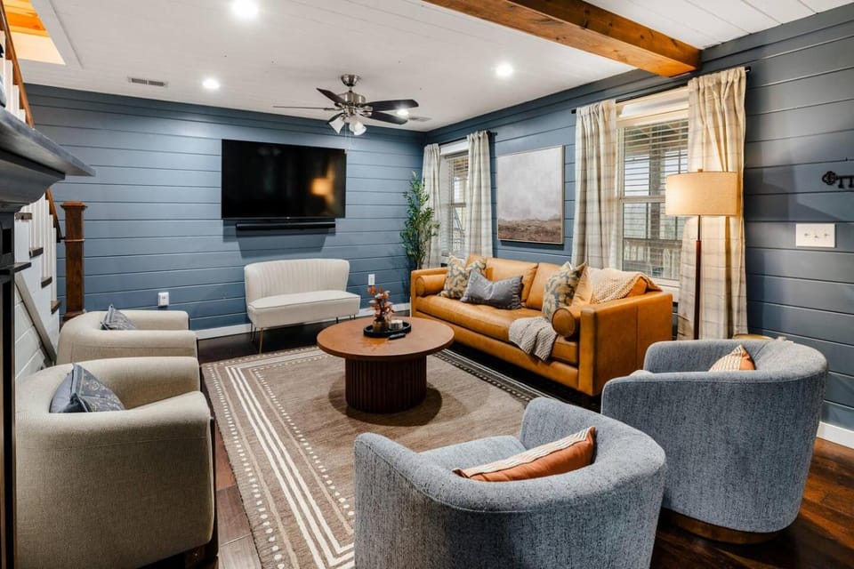 6BR | Hot Tub | Sauna | Fire Pit | Bourbon Trail House in Indiana