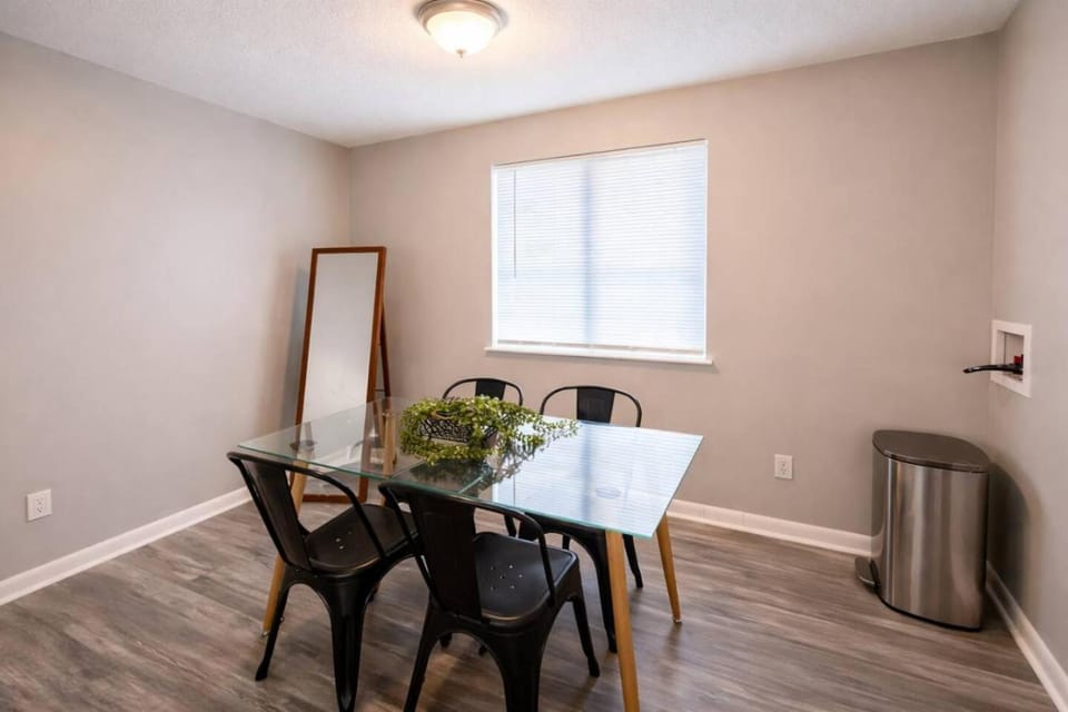 Cozy 1BR Birmingham Retreat with Parking Near Downtown Apartment in Birmingham