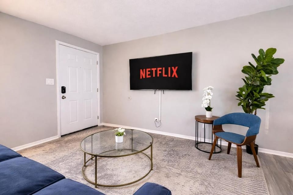 Cozy 1BR Birmingham Retreat with Parking Near Downtown Apartment in Birmingham