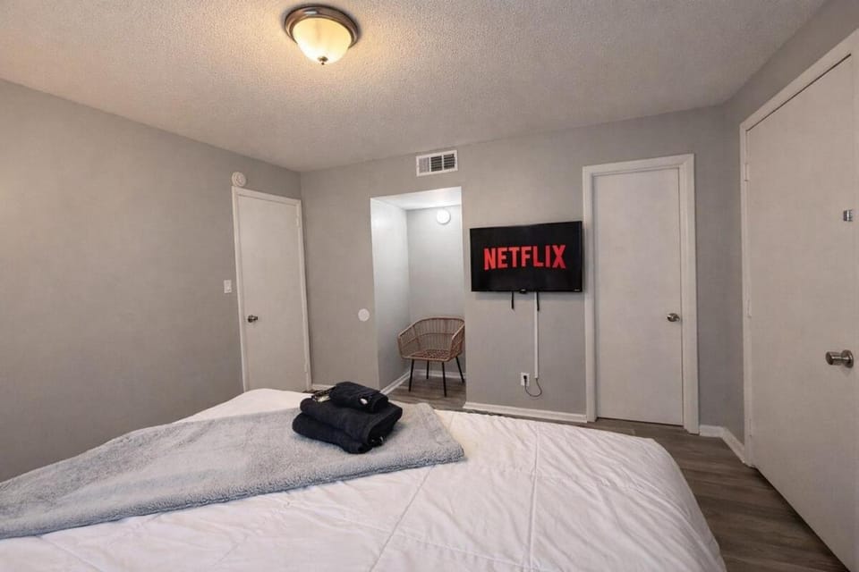 Modern 1BR King Bed Near Downtown Birmingham & UAB Apartment in Birmingham