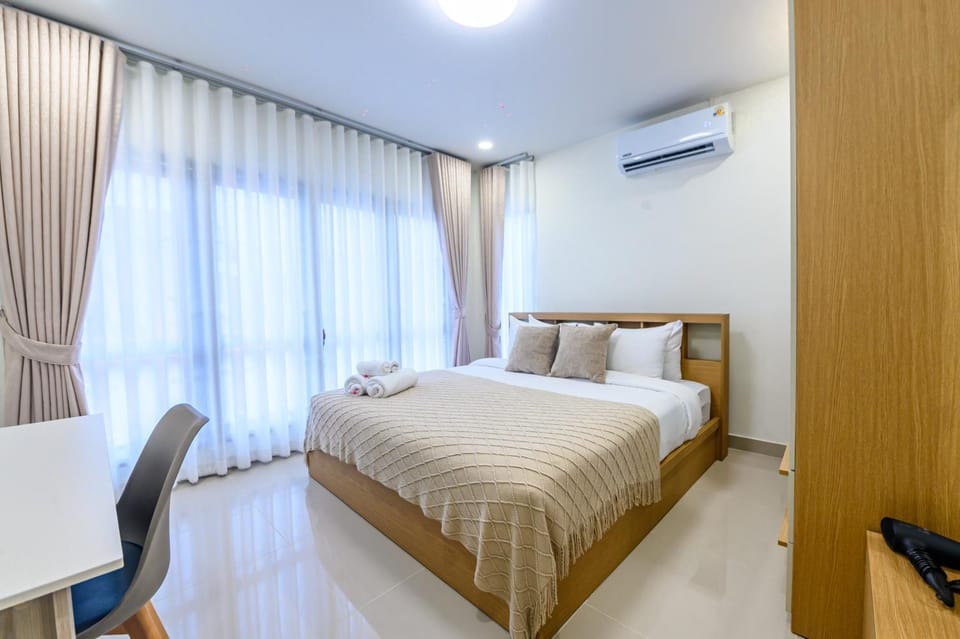 Bed, Photo of the whole room, air conditioner