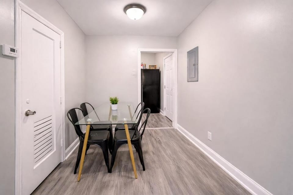 Birmingham Getaway 1BR King Suite Near Downtown Apartment in Birmingham