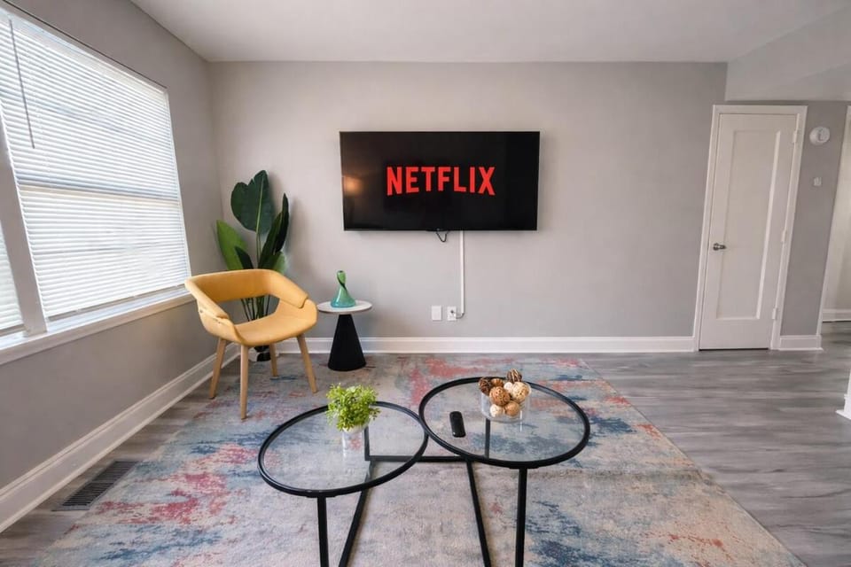 Birmingham Getaway 1BR King Suite Near Downtown Apartment in Birmingham