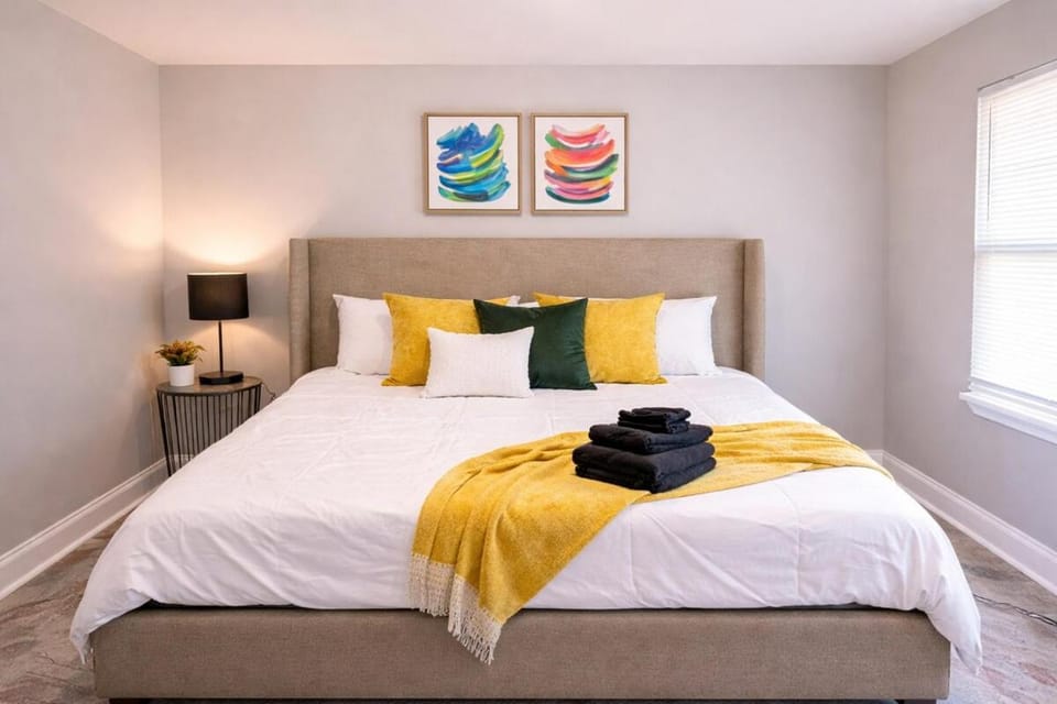 Birmingham Getaway 1BR King Suite Near Downtown Apartment in Birmingham