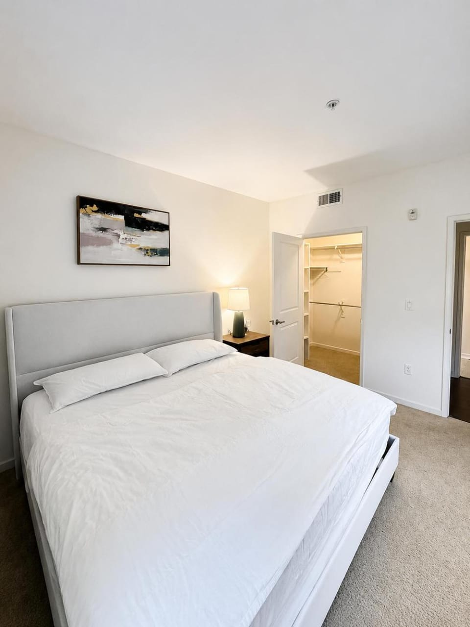Premium 1BR Near Irvine - Prime Location Apartment in Tustin