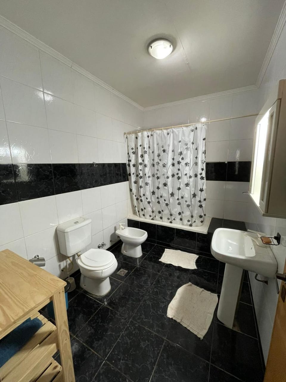 Shower, Toilet, Bathroom, bidet, towels