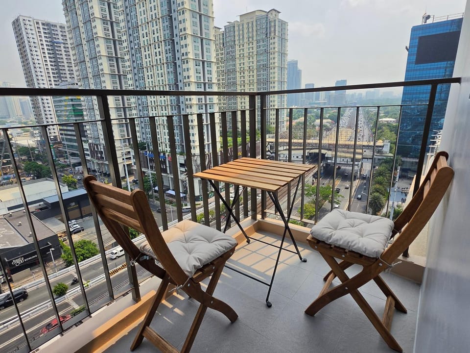Balcony/Terrace, Seating area, City view