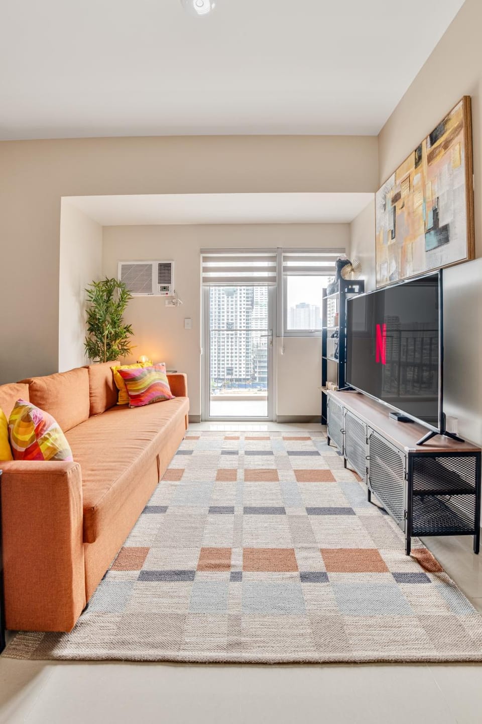 TV and multimedia, Living room, Seating area, City view