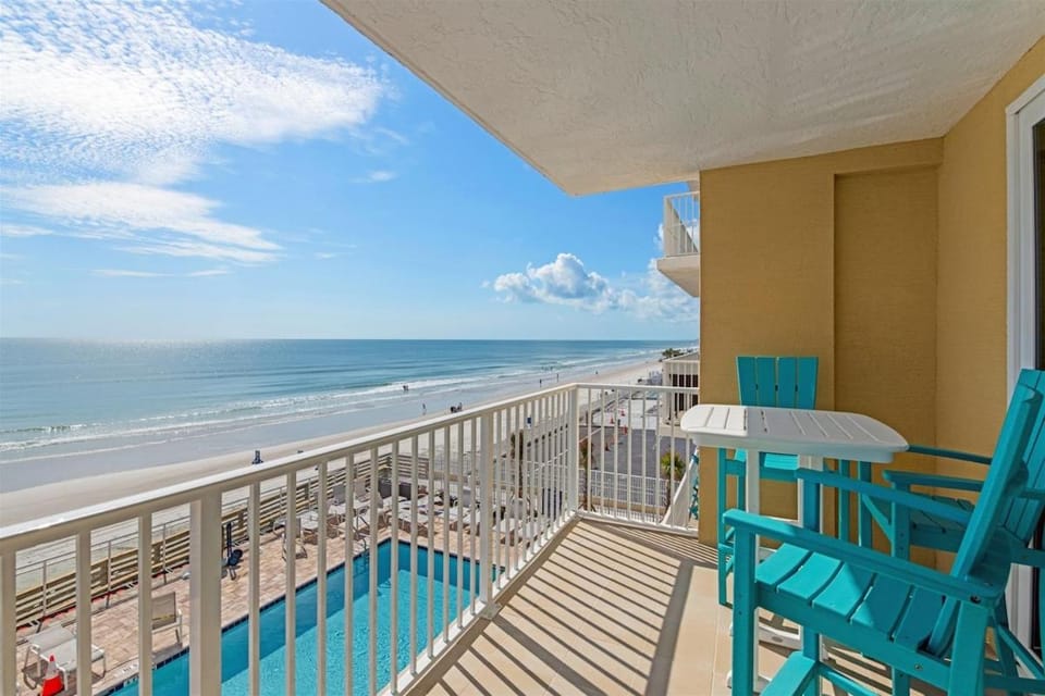 Driftwood Escape at The Aruba Apartment in Daytona Beach Shores