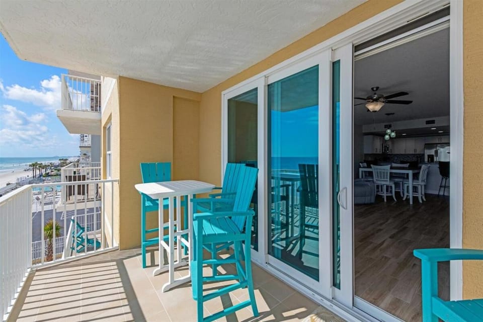 Driftwood Escape at The Aruba Apartment in Daytona Beach Shores
