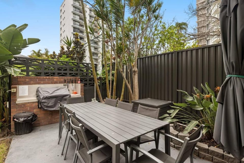 Coastal Comfort with Ocean Views - Oceania 19 Apartment in Burleigh Heads