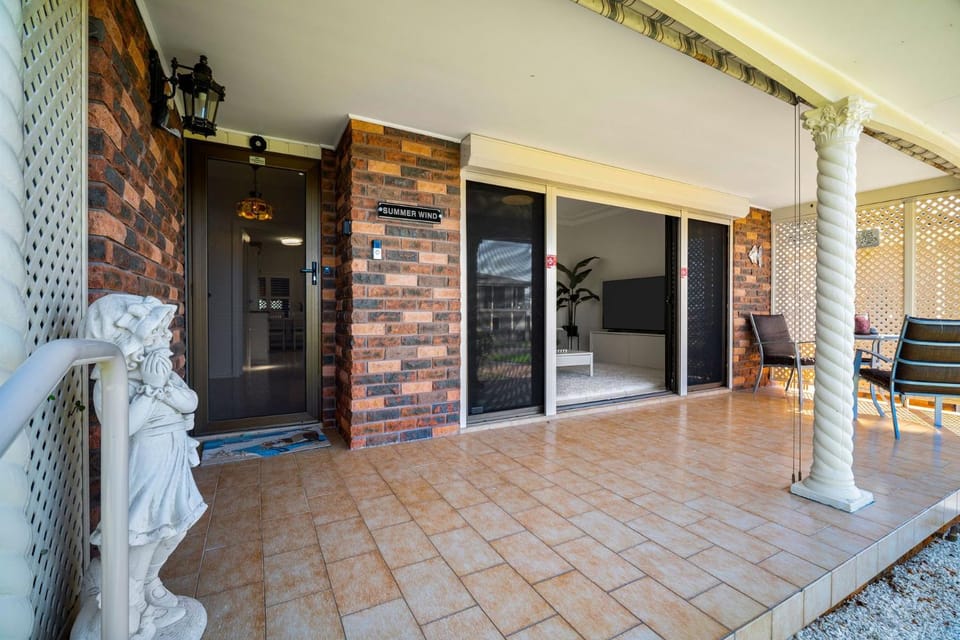 Summer Wind - Steps to Kendalls Beach House in Kiama