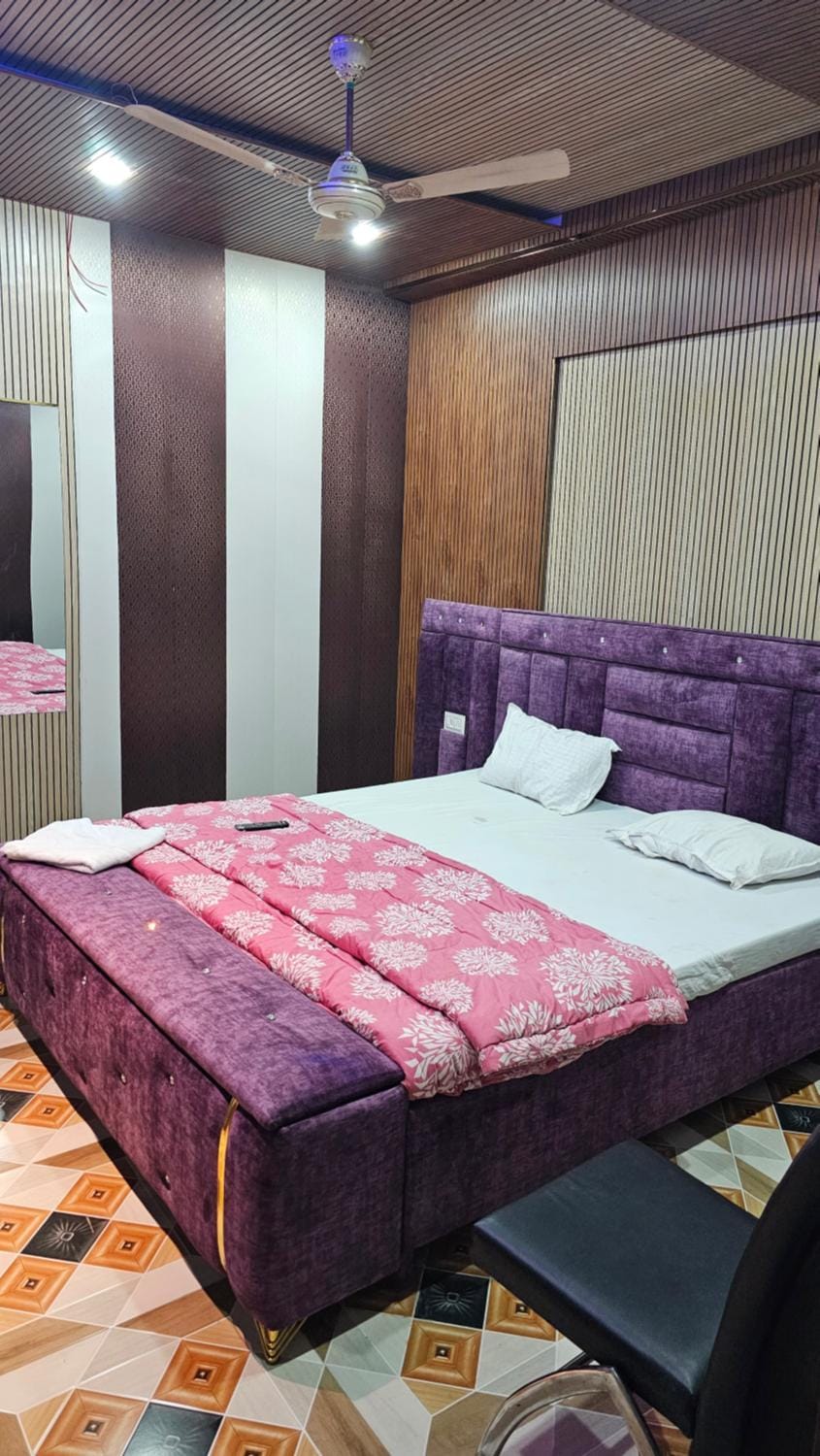 Yatri stay home 1 Vacation rental in Varanasi