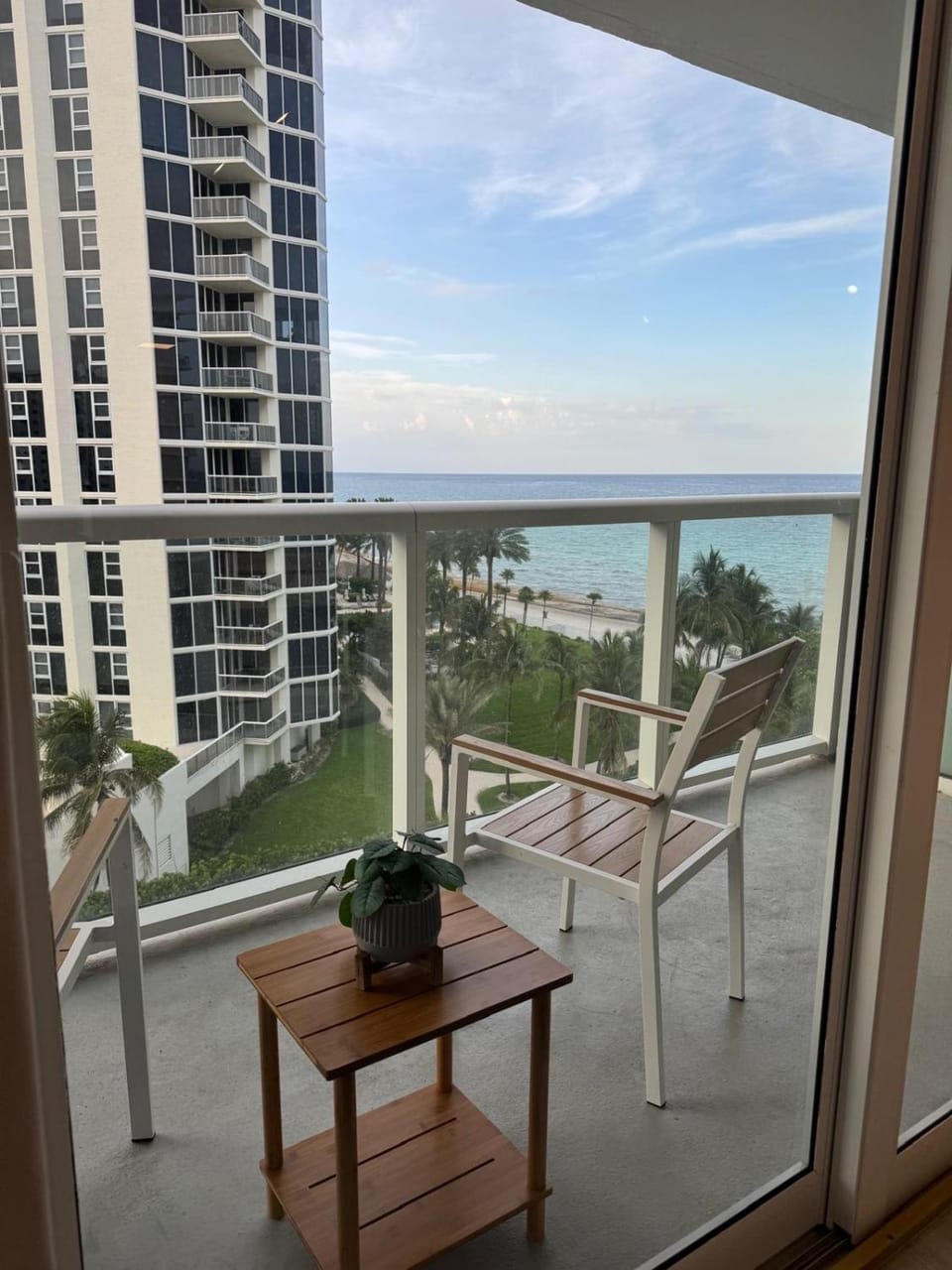 Ocean front Condo with balcony on the beach Apartment in Sunny Isles Beach