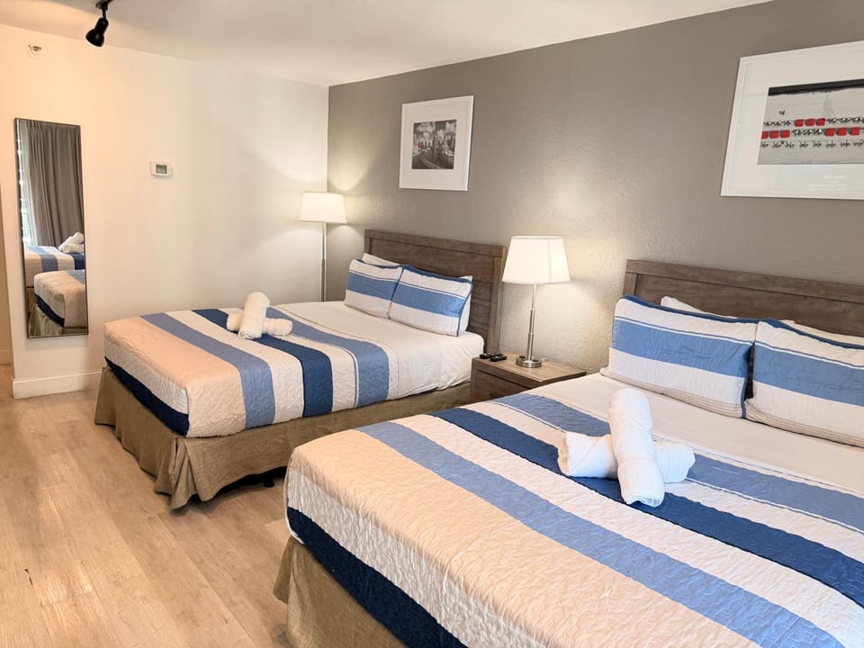 Ocean front Condo with balcony on the beach Apartment in Sunny Isles Beach