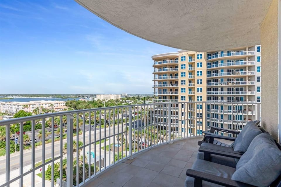 Southern Comfort at The Aruba Apartment in Daytona Beach Shores