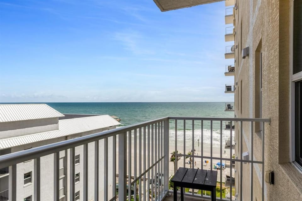 Southern Comfort at The Aruba Apartment in Daytona Beach Shores