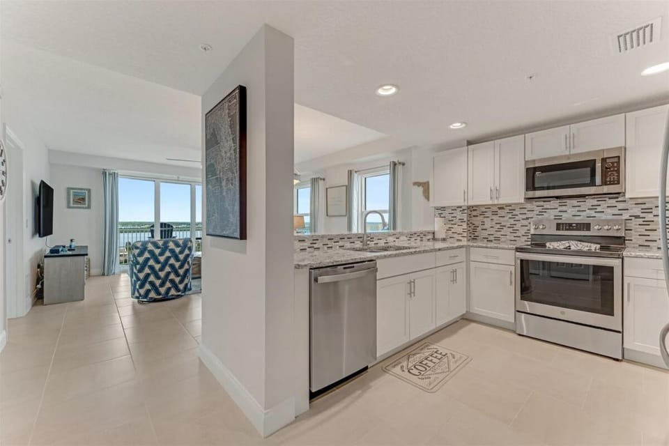 Driftwave at The Aruba Apartment in Daytona Beach Shores