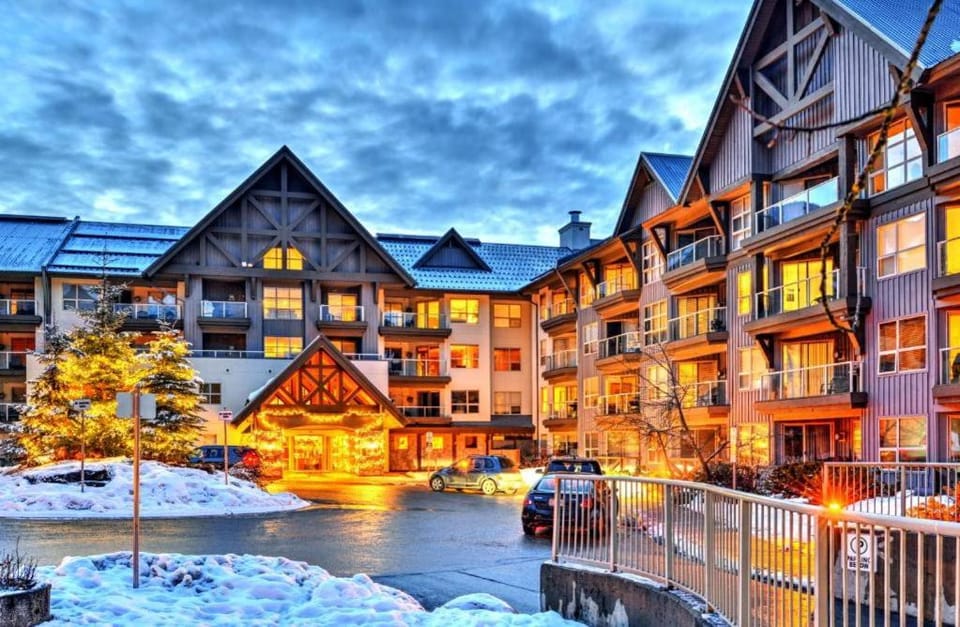 Aspens 208 - sleeps 4 - at base of Blackcomb Apartment in Whistler