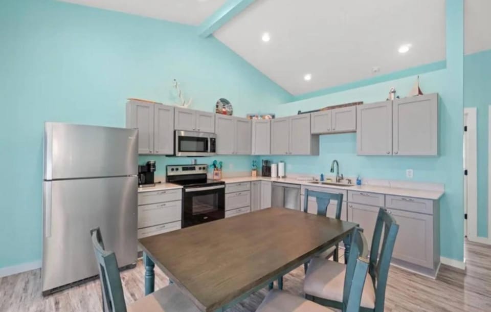 NEW Prime Location Pet Friendly St George Island House in Saint George Island