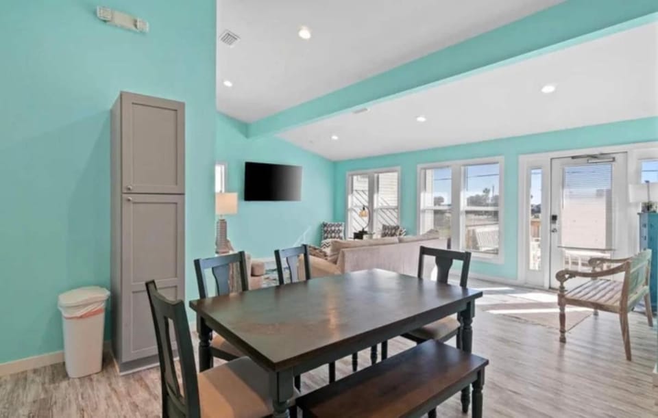 NEW Prime Location Pet Friendly St George Island House in Saint George Island