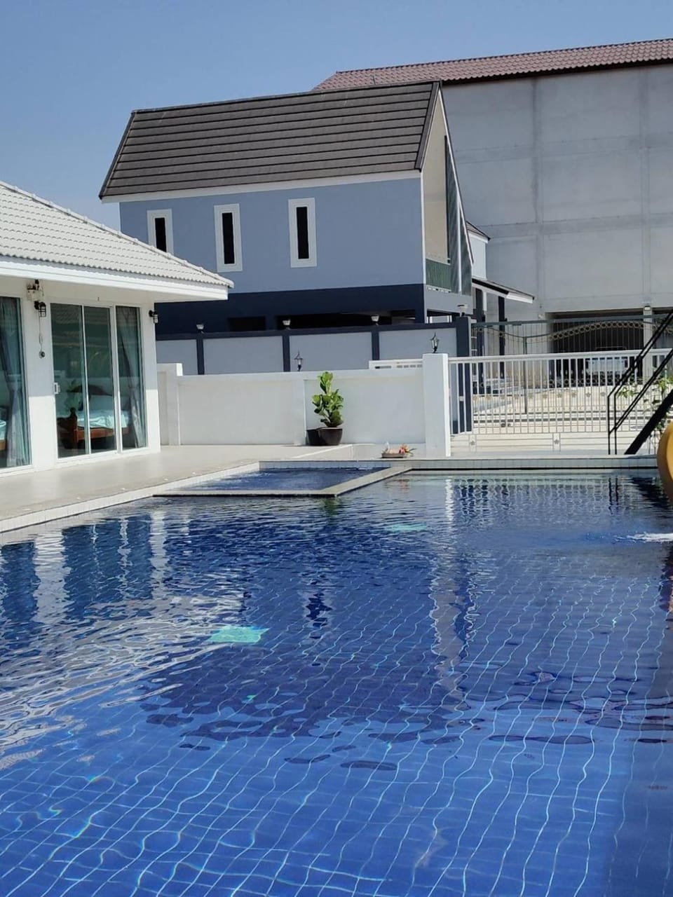 7-Bedroom Villa with XXL Pool for Groups of Friends Villa in Nong Kae