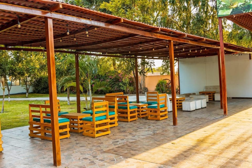 Hospedaje Los Pecanos Bed and Breakfast in Ica