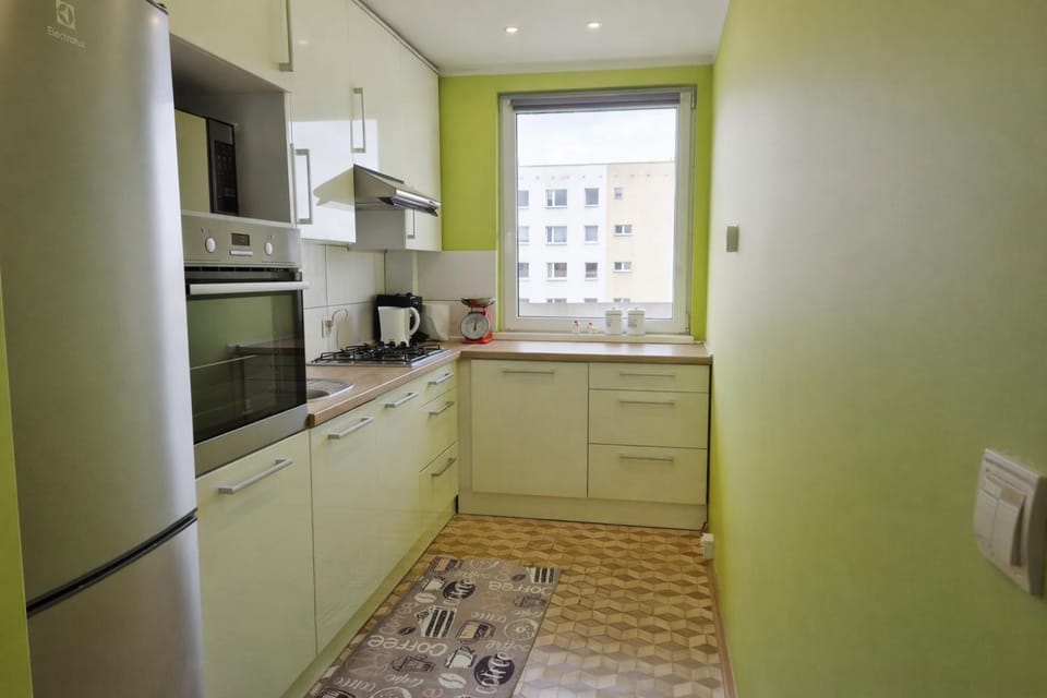 Kitchen or kitchenette, stove, kitchen, kitchen