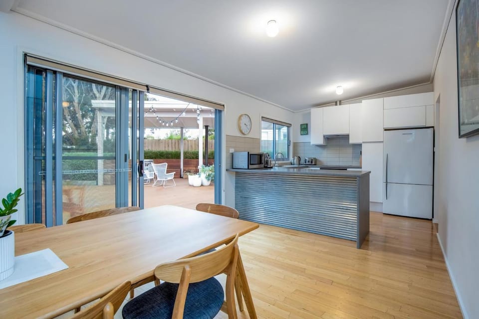 The Sanctuary Blairgowrie Beach Haven House in Melbourne