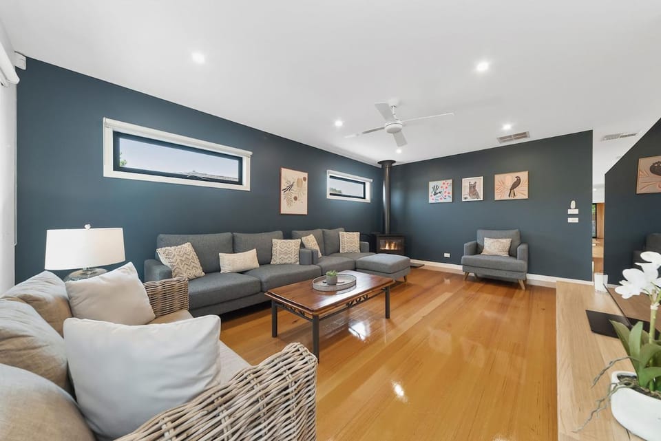 Shoreline Escape House in Melbourne