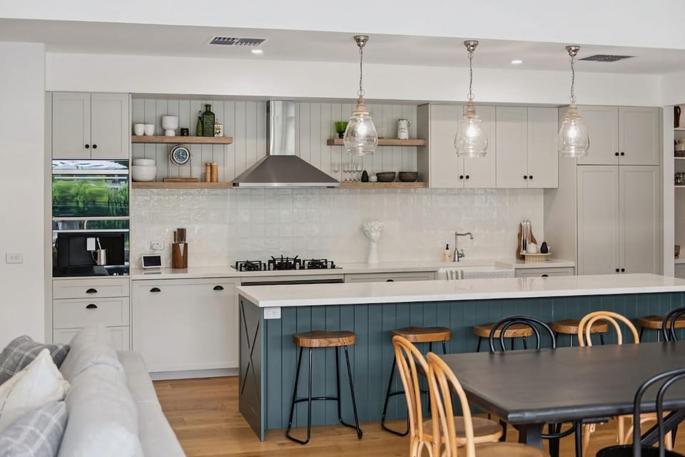 Saltwind Estate House in Melbourne
