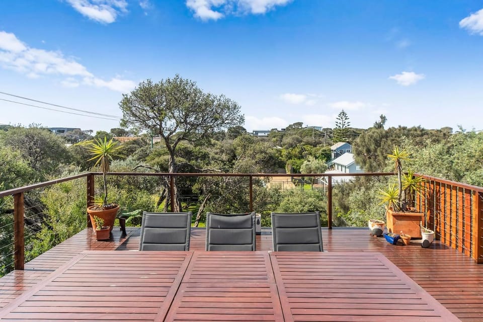 Coastal Charm in Blairgowrie House in Melbourne Road