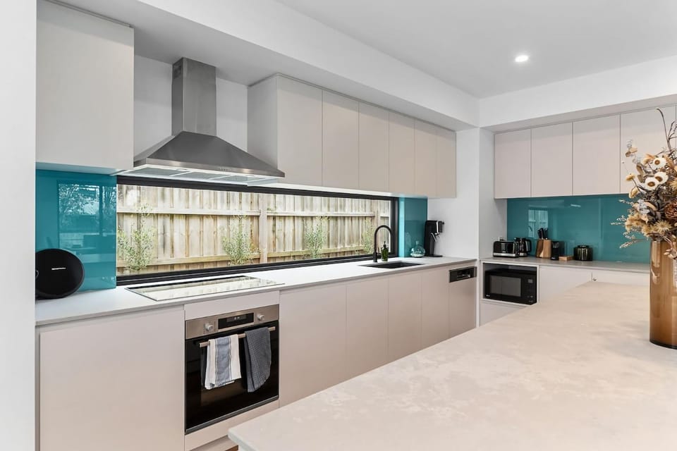 Azure Waters Dromana House in Dromana
