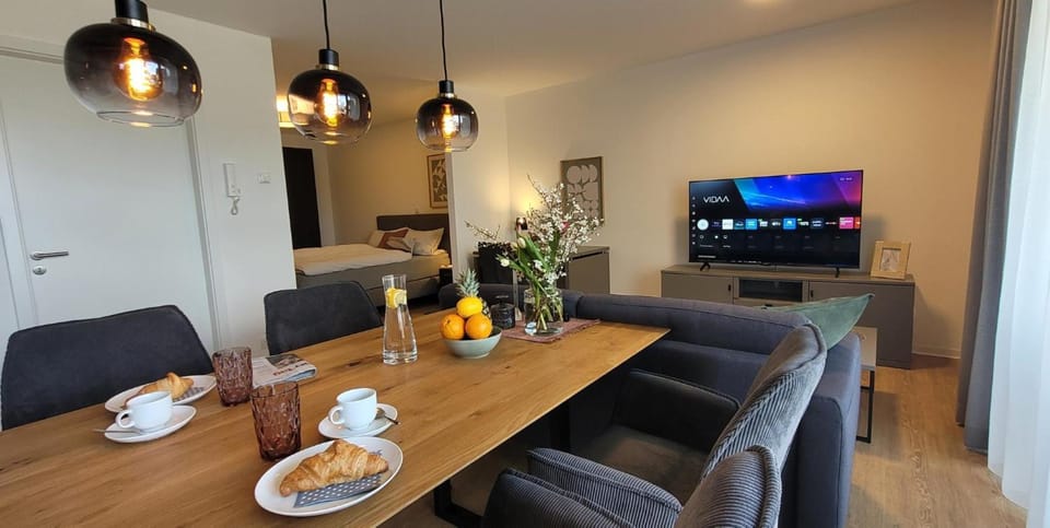 TV and multimedia, Dining area